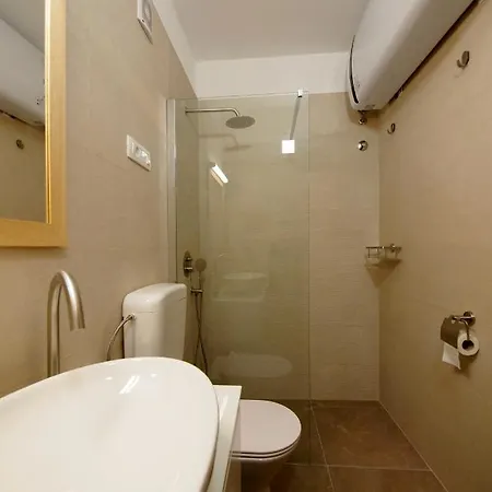 Three-room Near The Beach-zen Apartment Brna