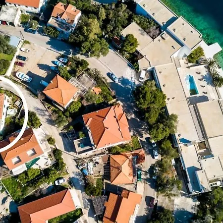 Apartment Three-room Near The Beach-zen Brna