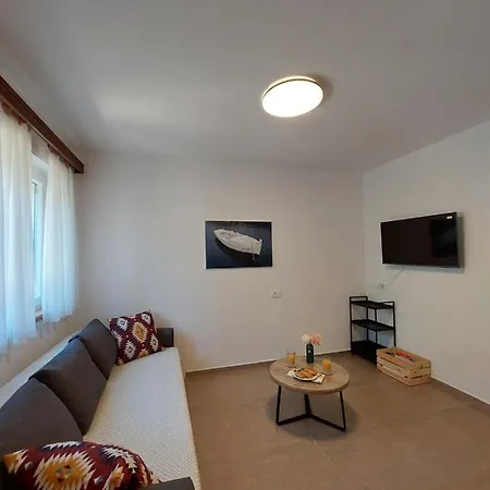 Three-room Near The Beach-zen Apartamento *