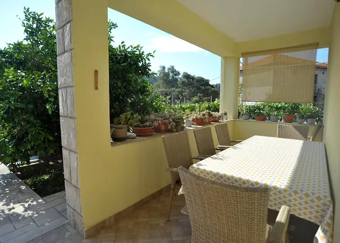 아파트 Three-room Near The Beach-zen 브르나