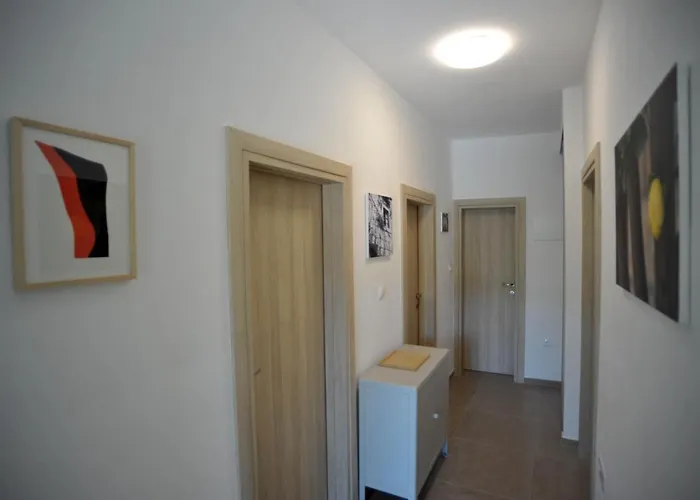 Three-room Near The Beach-zen 아파트