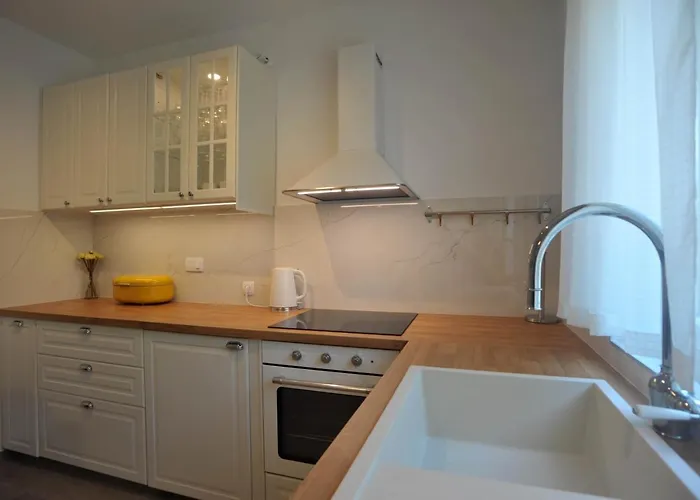 Three-room Near The Beach-zen 아파트 브르나