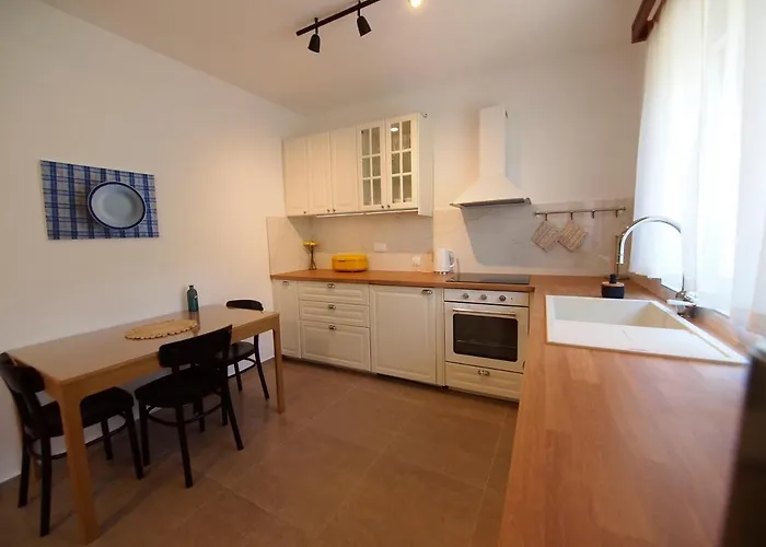 Three-room Near The Beach-zen